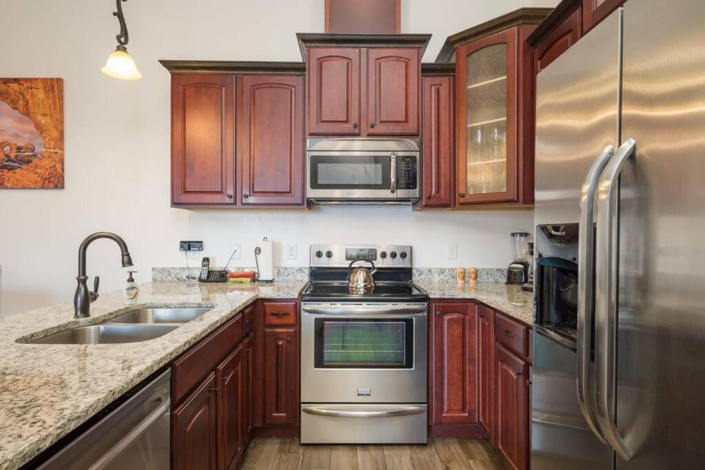 Luxury Downtown Rental - La Dolce Vita Villa #3 Moab Exterior photo